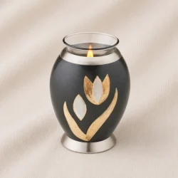 Midnight Lotus Radiance Candle Urn image